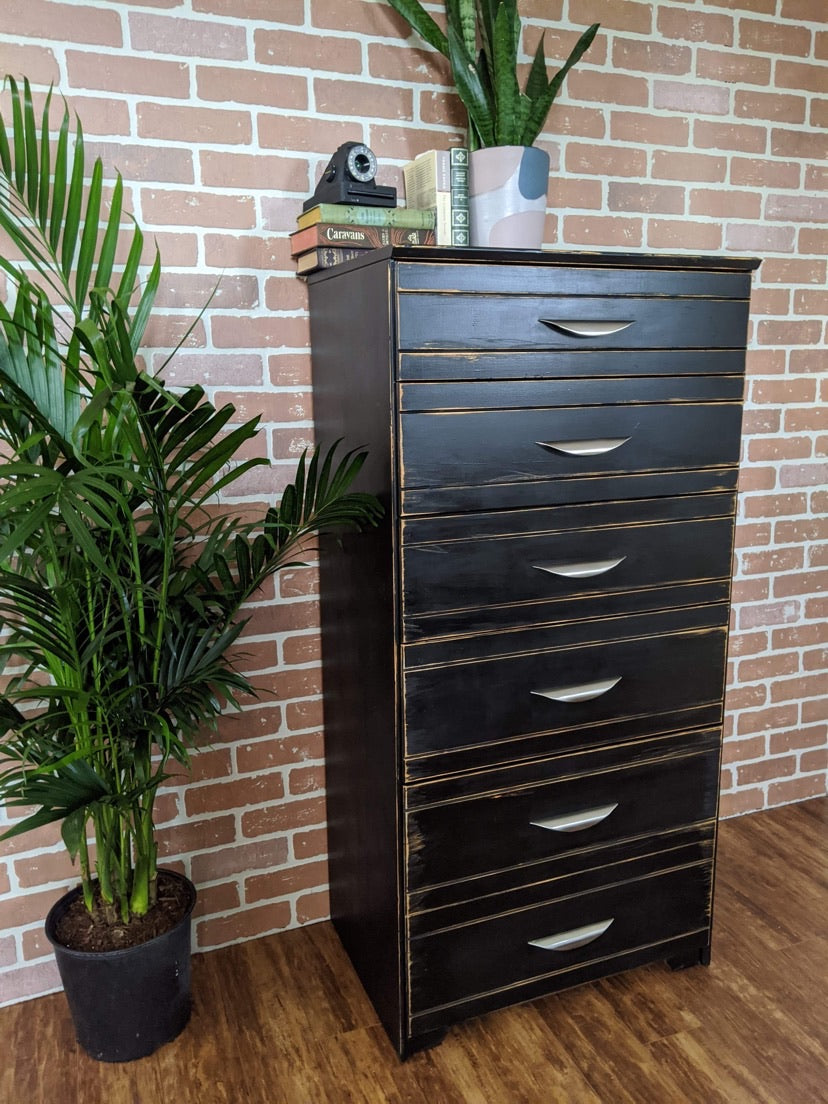 The Newport Dresser