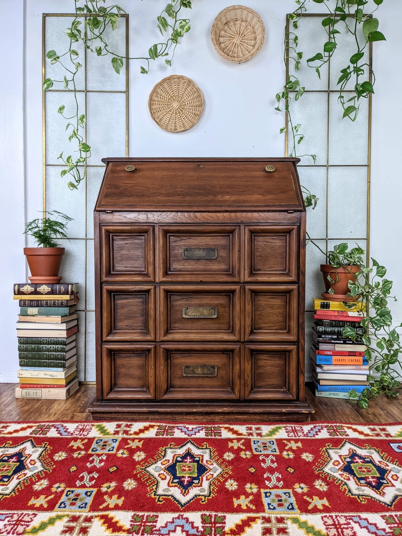 The Sommerfeld Secretariat