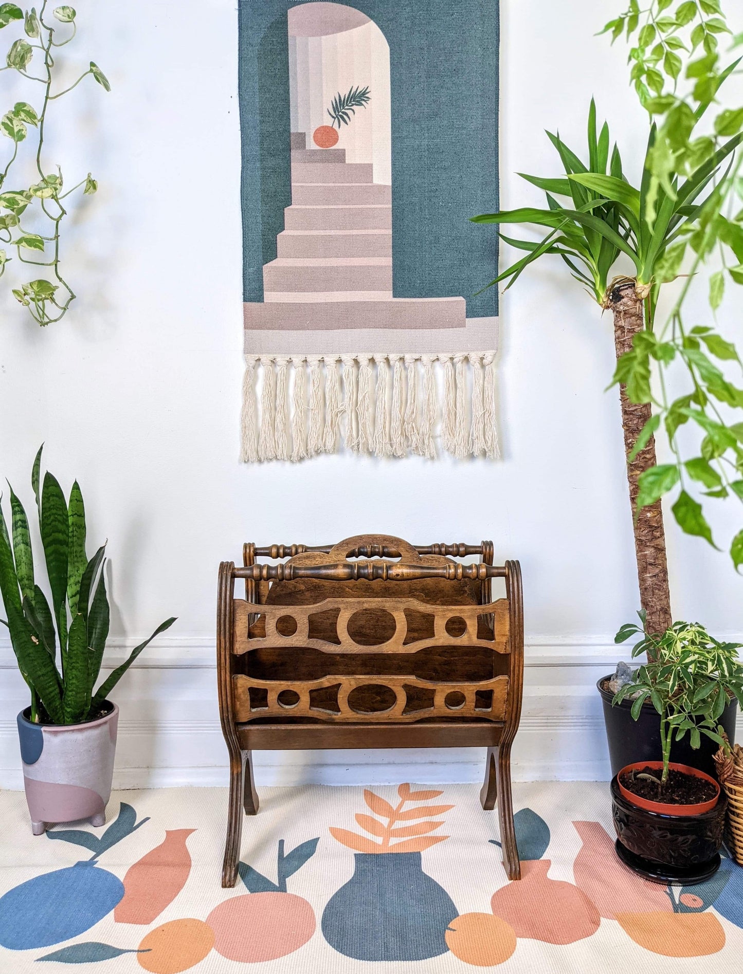 The Osvaldo Magazine/Book Organizer
