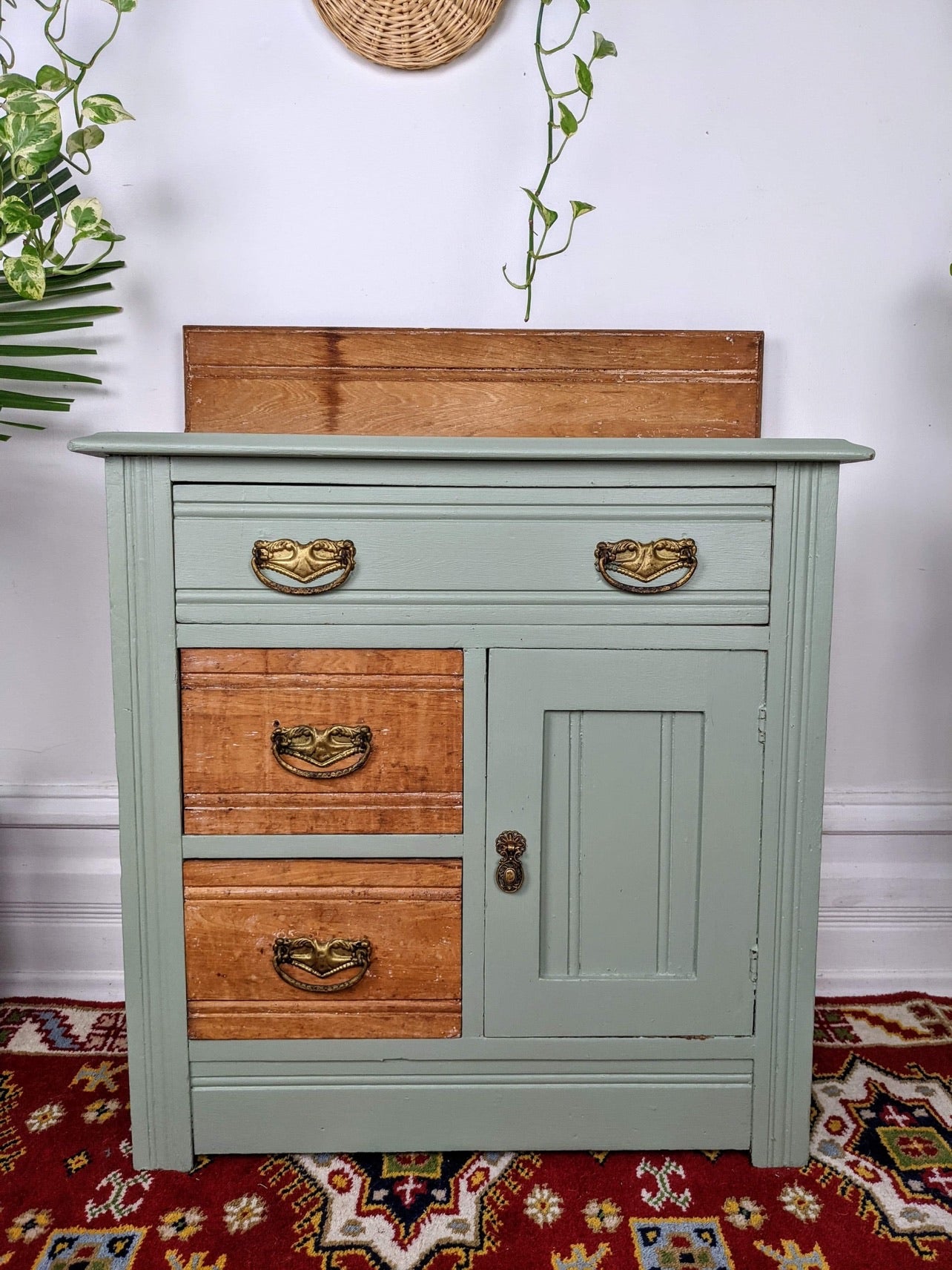 The Jungle Mist Cabinet