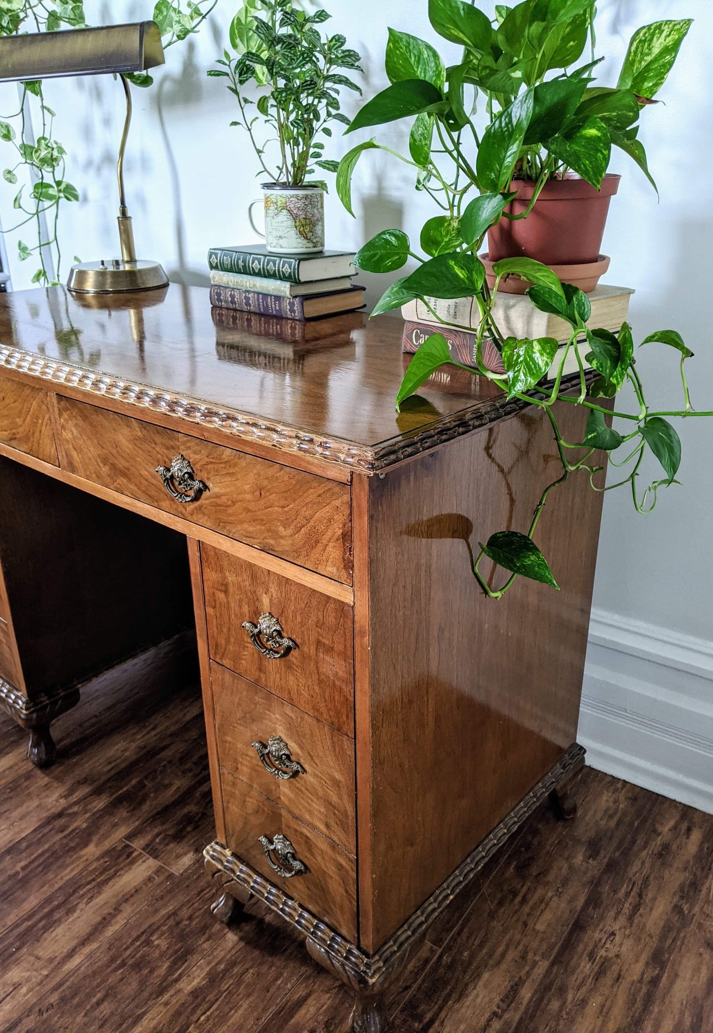 The Delmont Desk