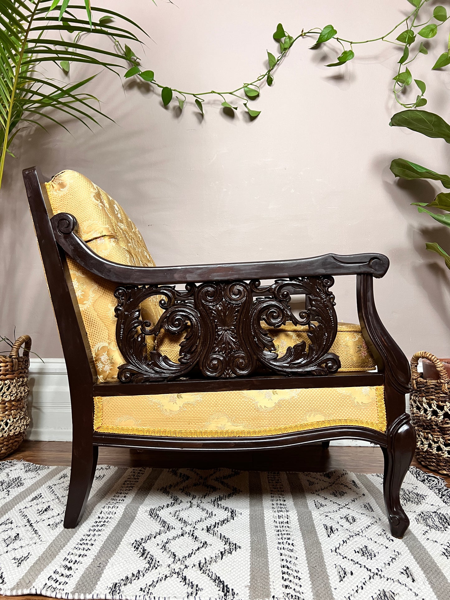 The Champagne Supernova Armchair