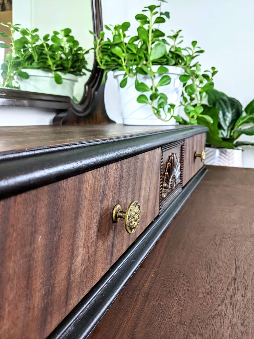 The Gwendolyn Vanity