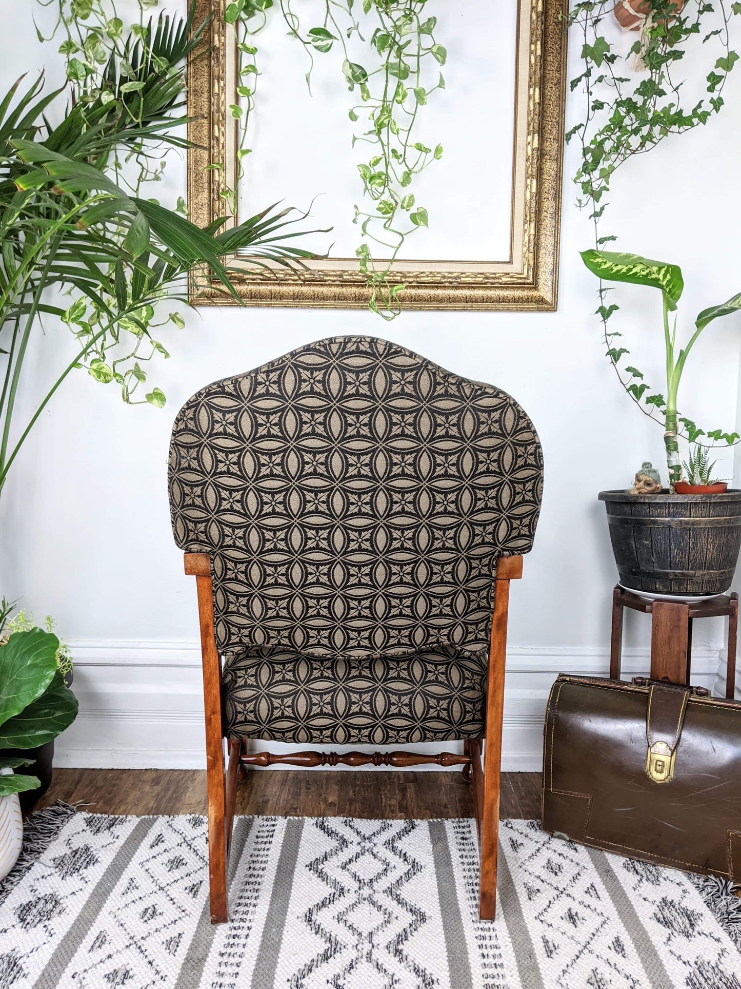 The debonair Chair