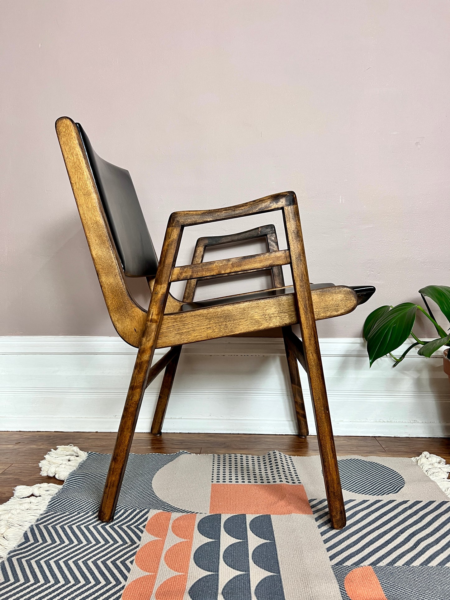 The Boomerang Chairs