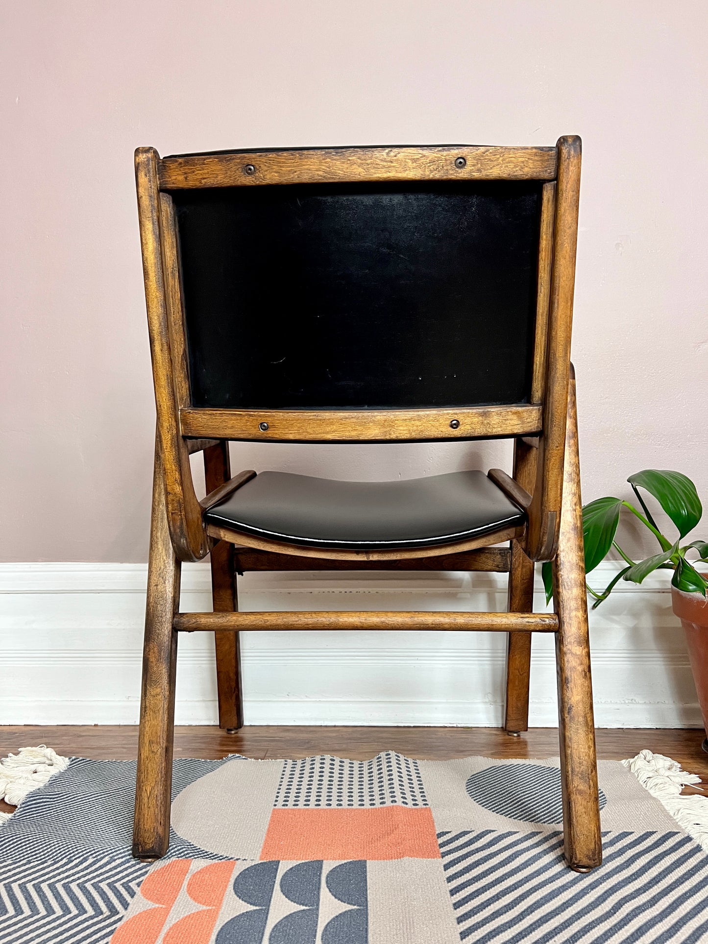The Boomerang Chairs