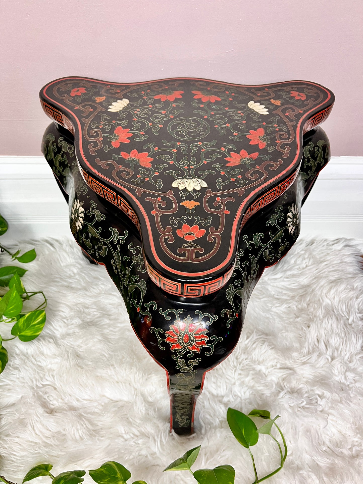 The Water Lily Table