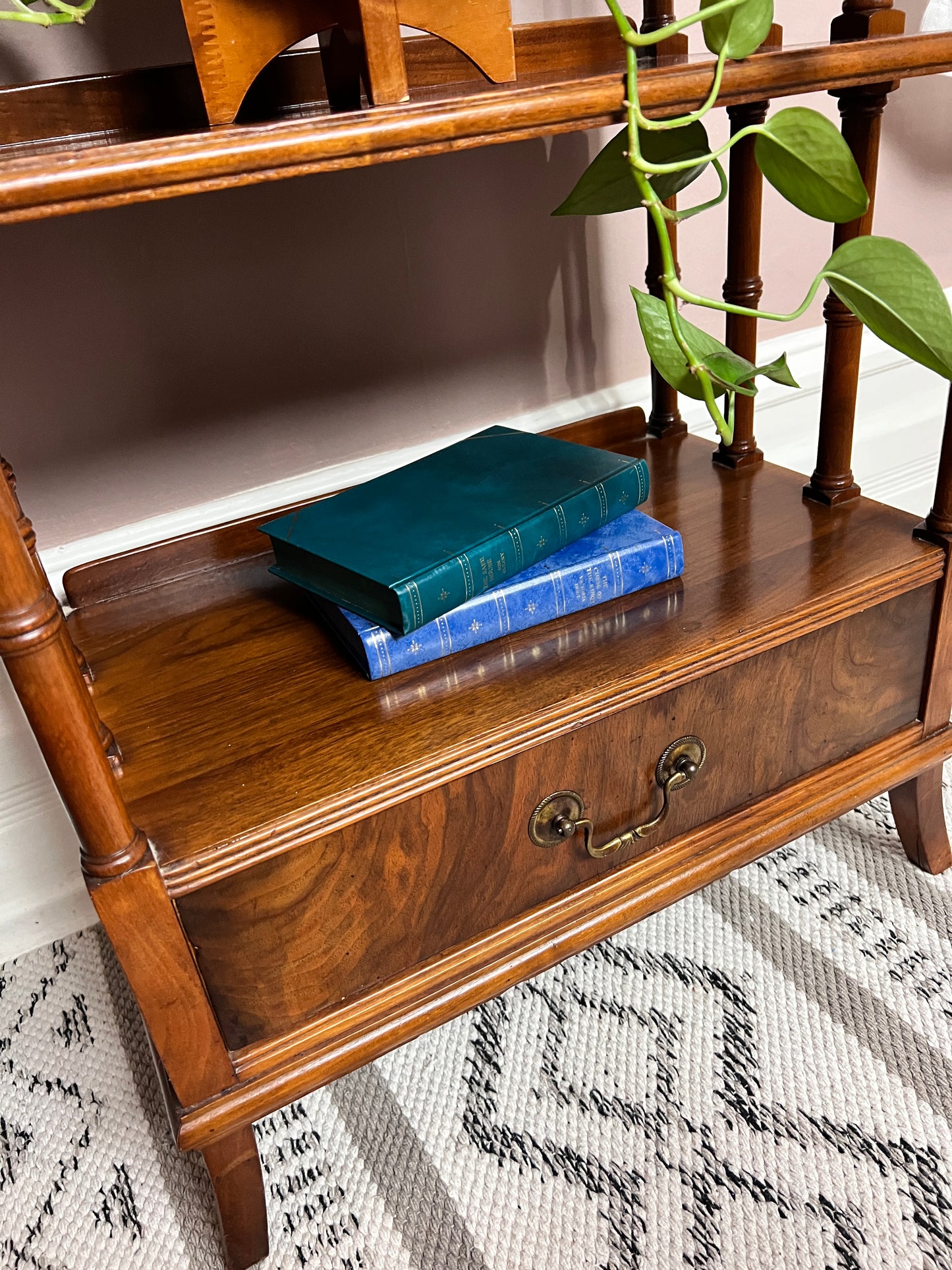 The Colombo Shelf