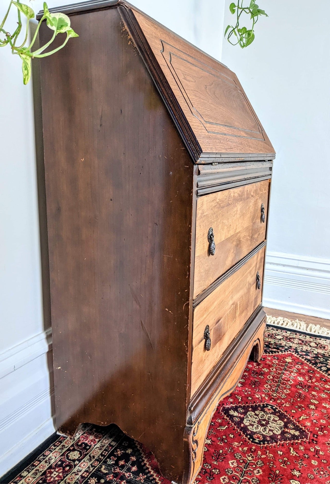 The Hammerstein Secretariat Desk