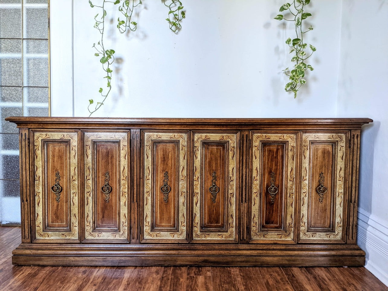 The Esperanza Credenza