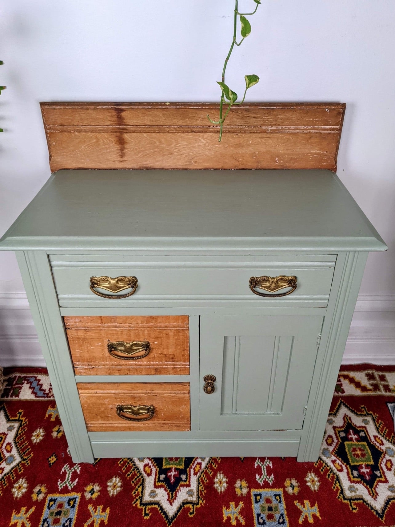 The Jungle Mist Cabinet