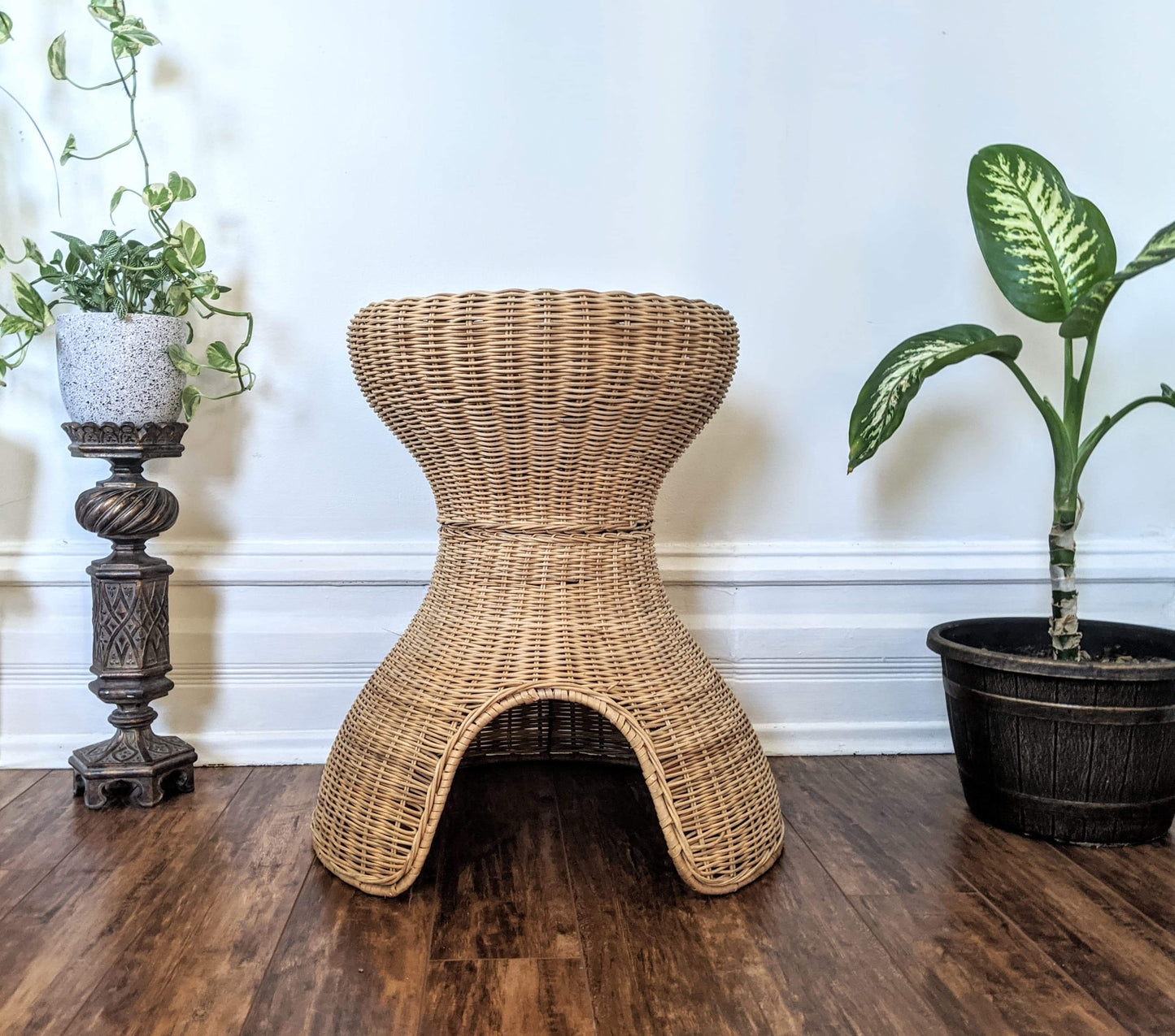 The Feline Hut & Plant Stand