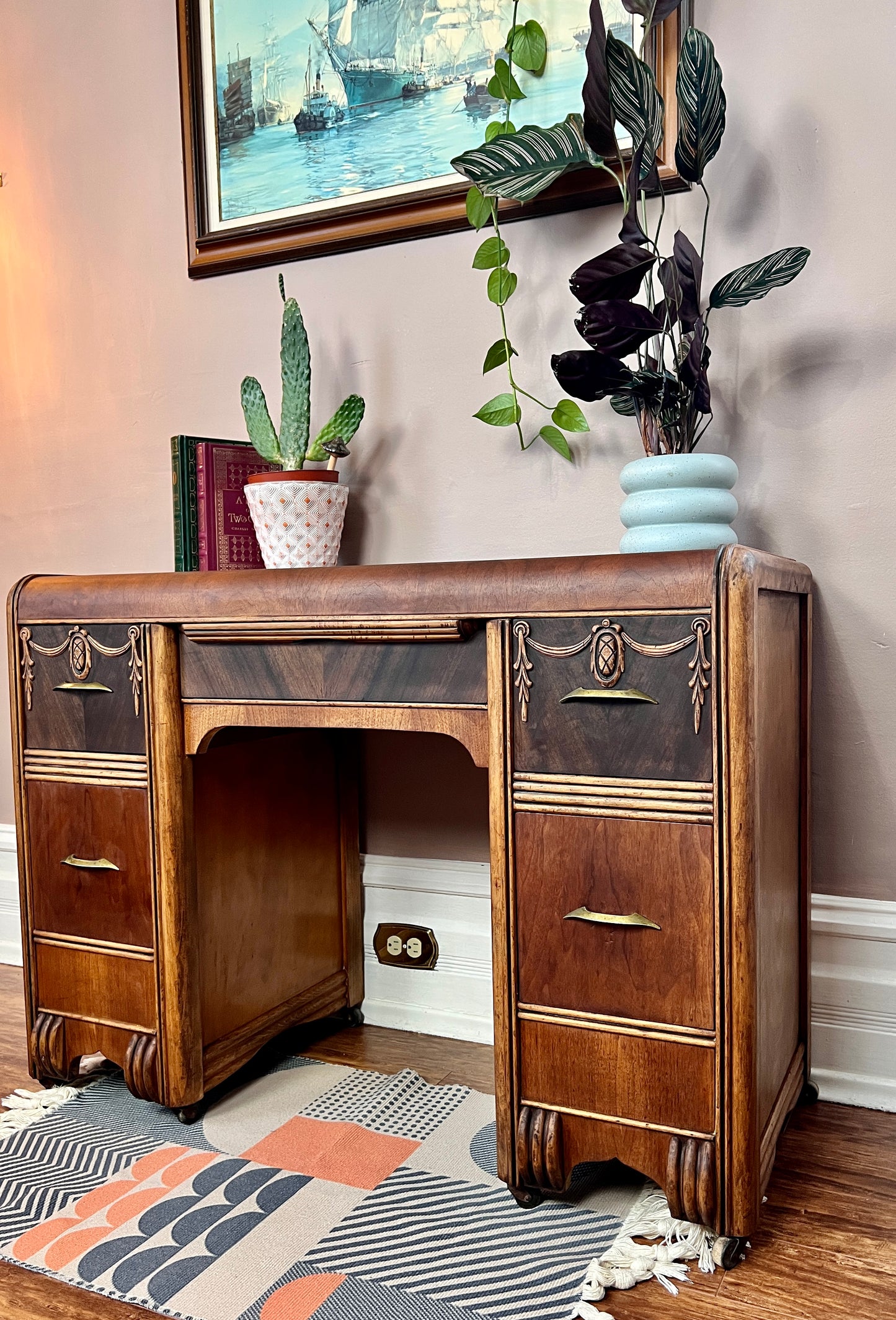 The Fancy Pineapple Desk