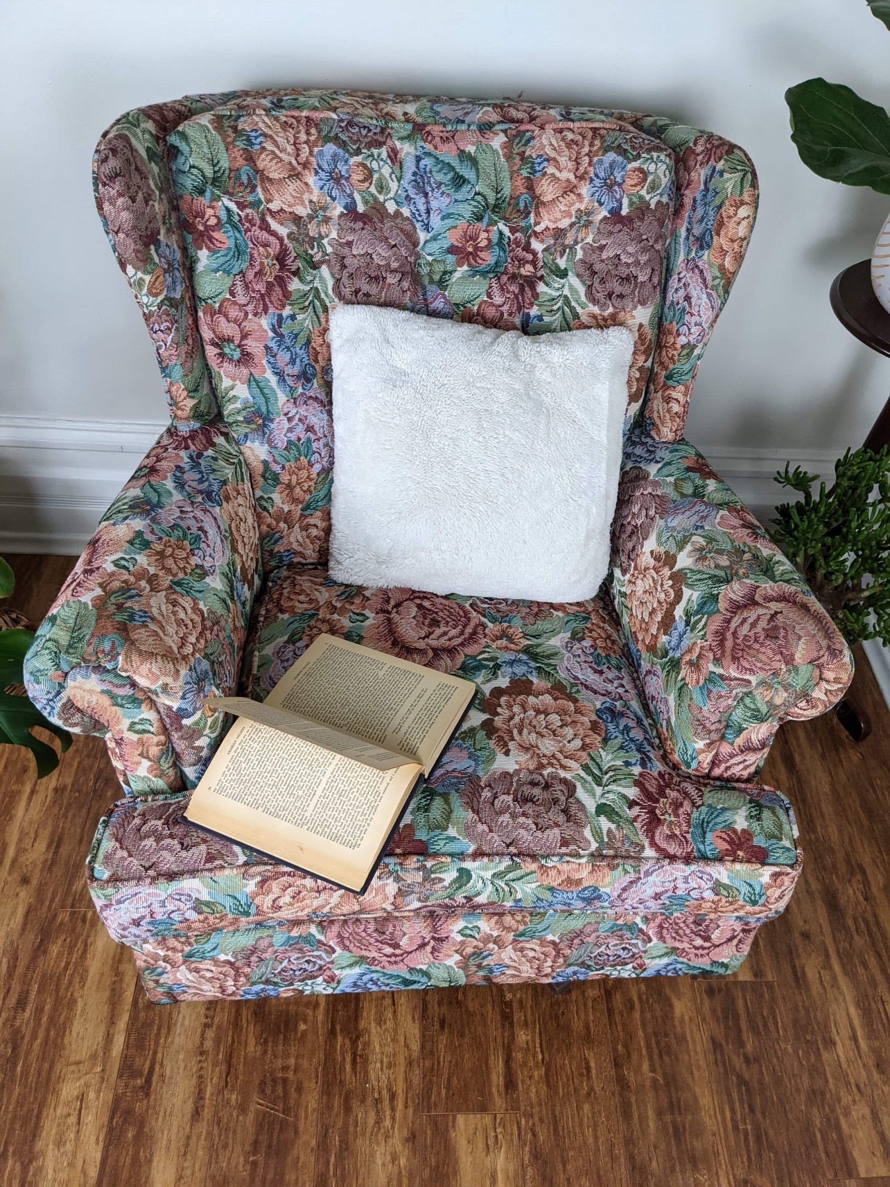 The Blooming Peony Chair