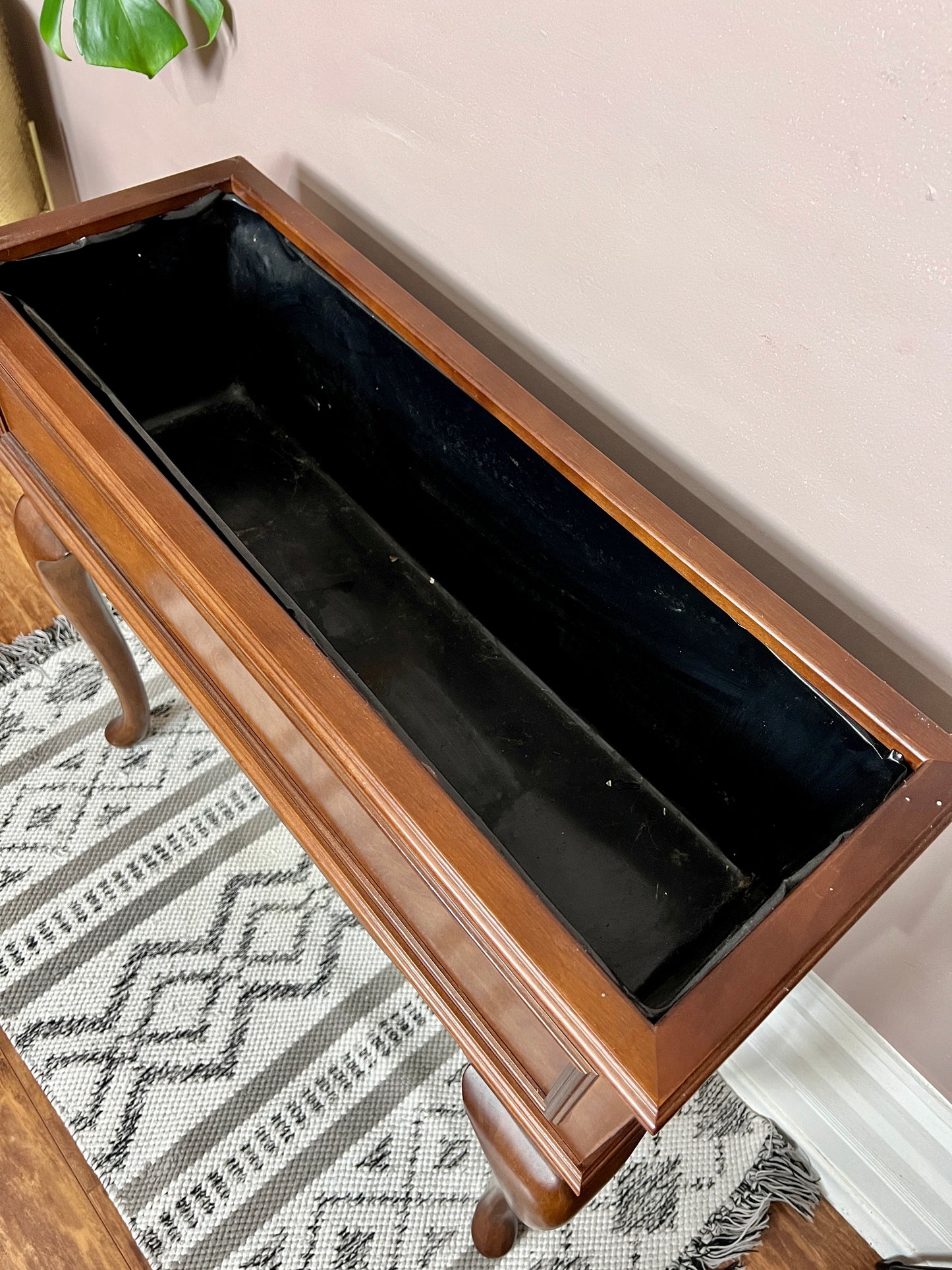 The Mahogany Planter