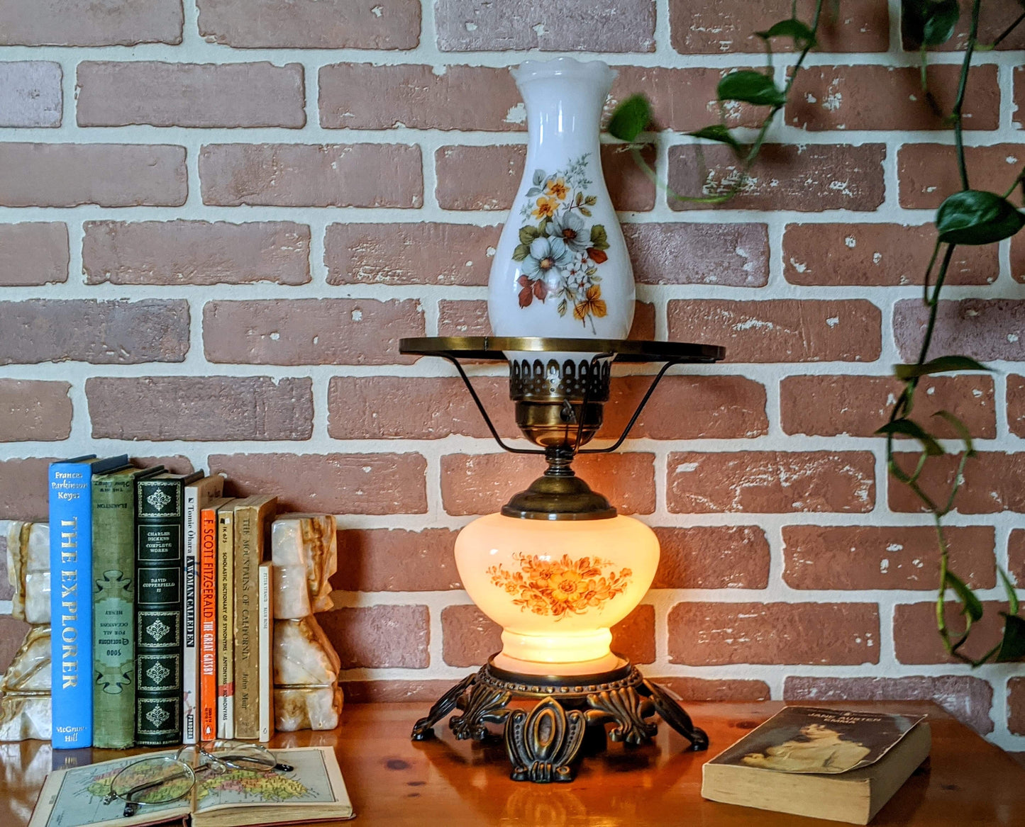 Vintage Floral Motif Kerosene Style Lamp Key 3 Way Switch Vitcoria BC Thrift