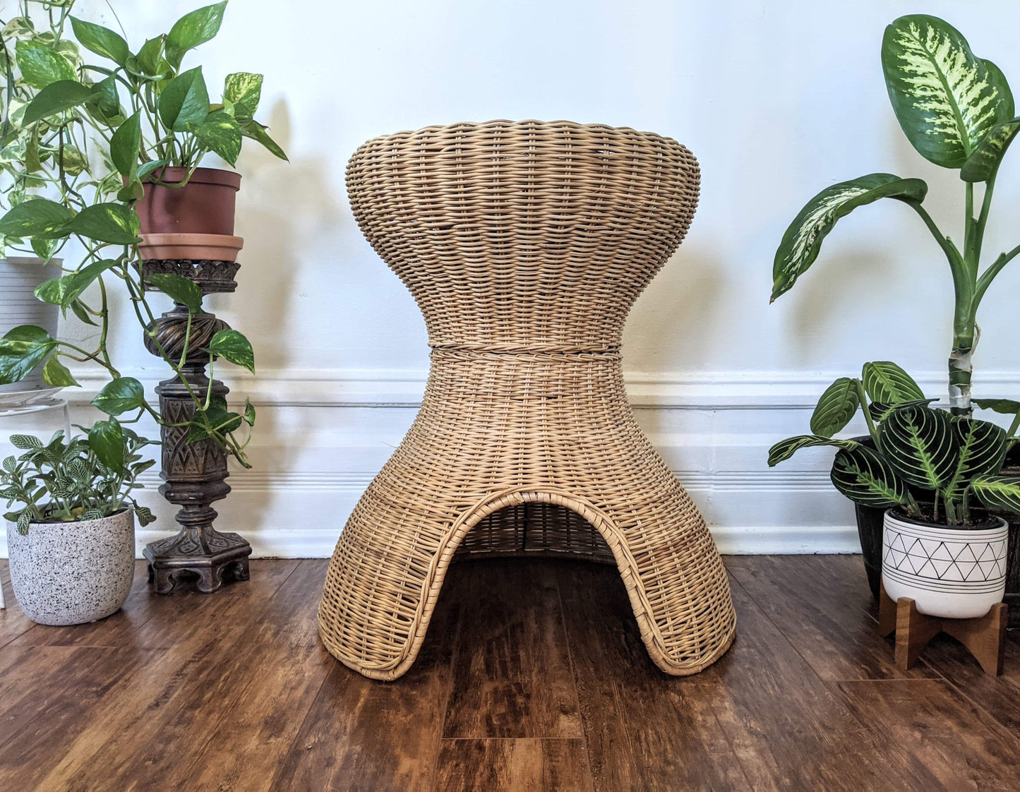 The Feline Hut & Plant Stand