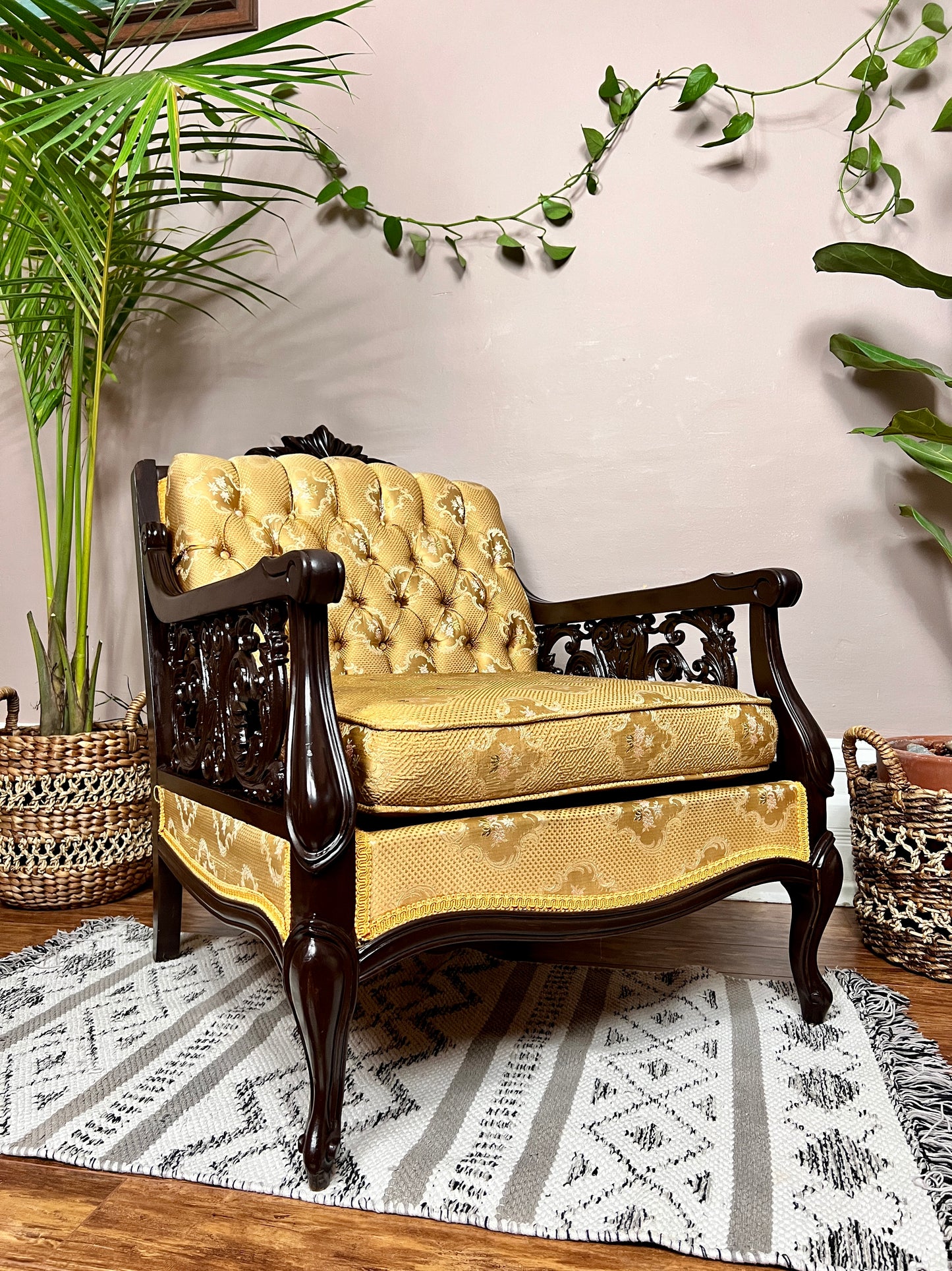 The Champagne Supernova Armchair