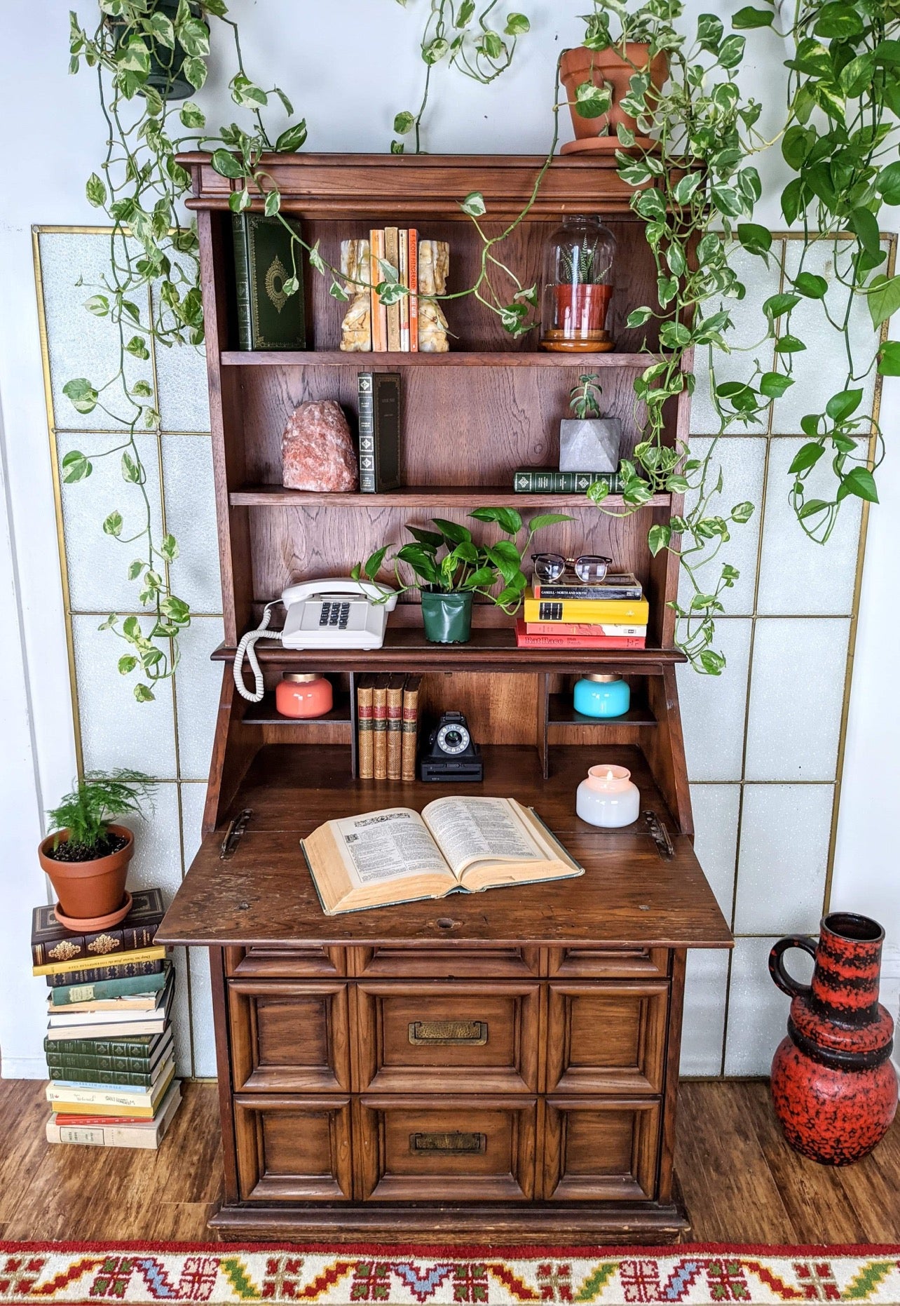 The Sommerfeld Secretariat