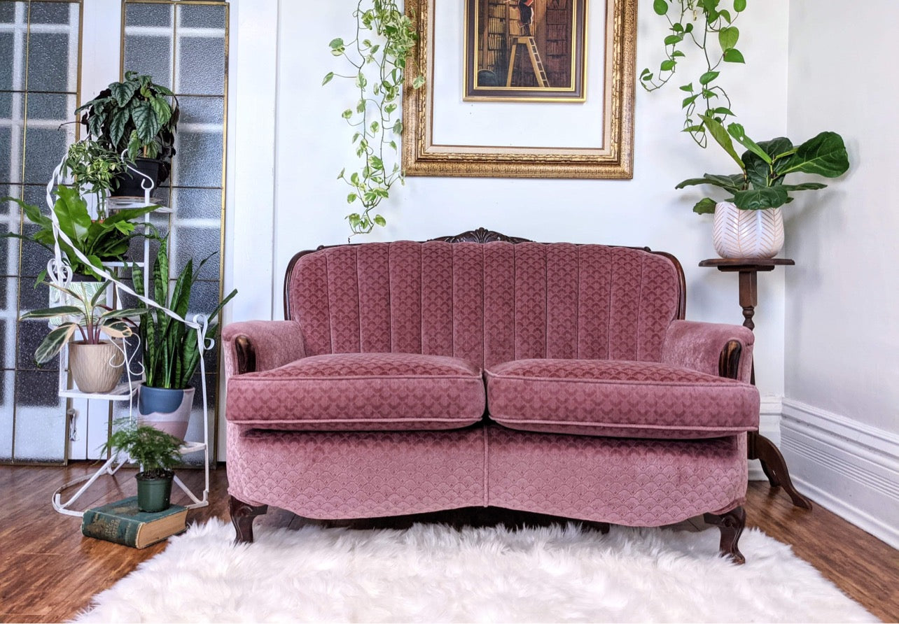 The Viola Loveseat