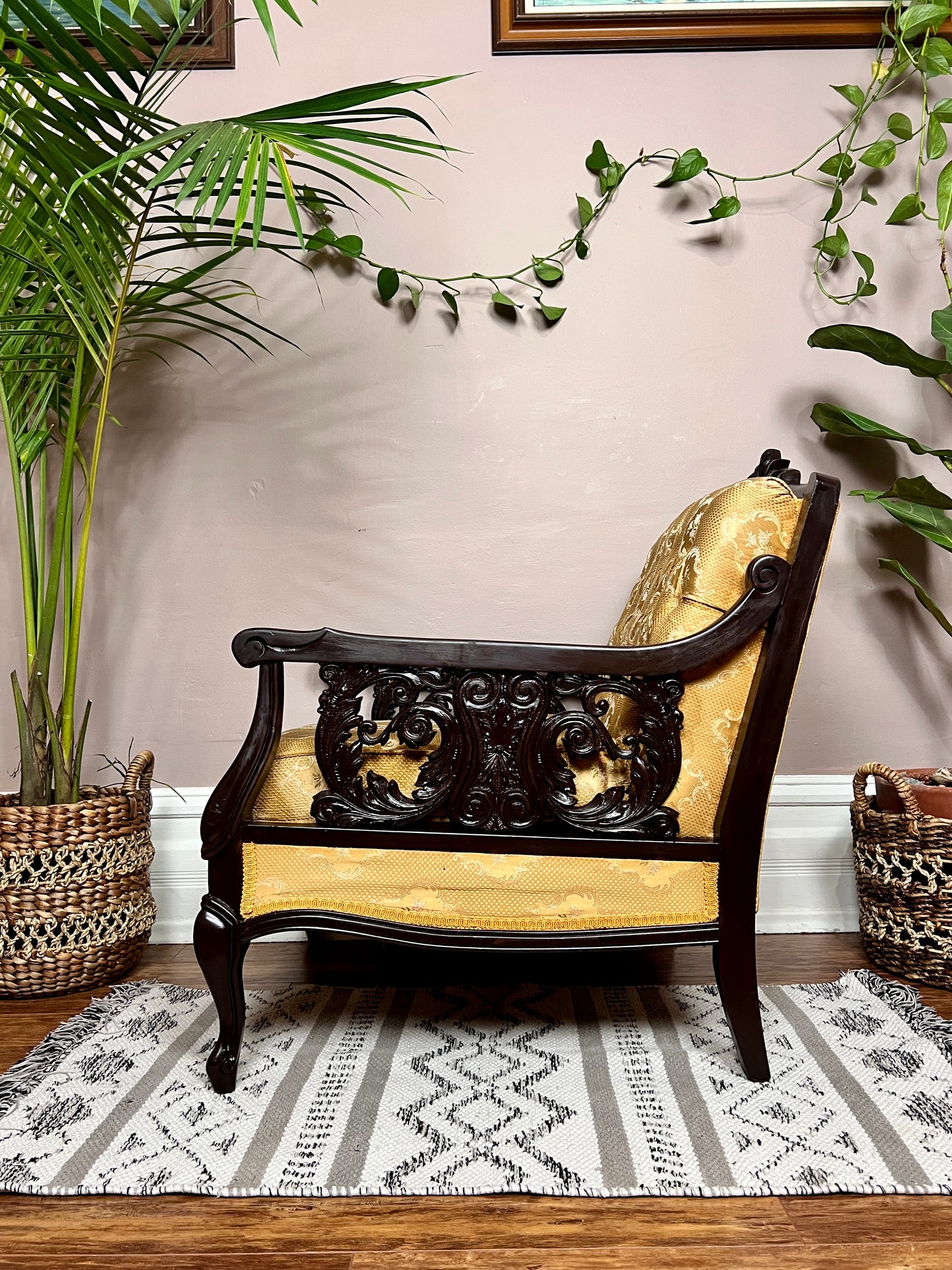 The Champagne Supernova Armchair