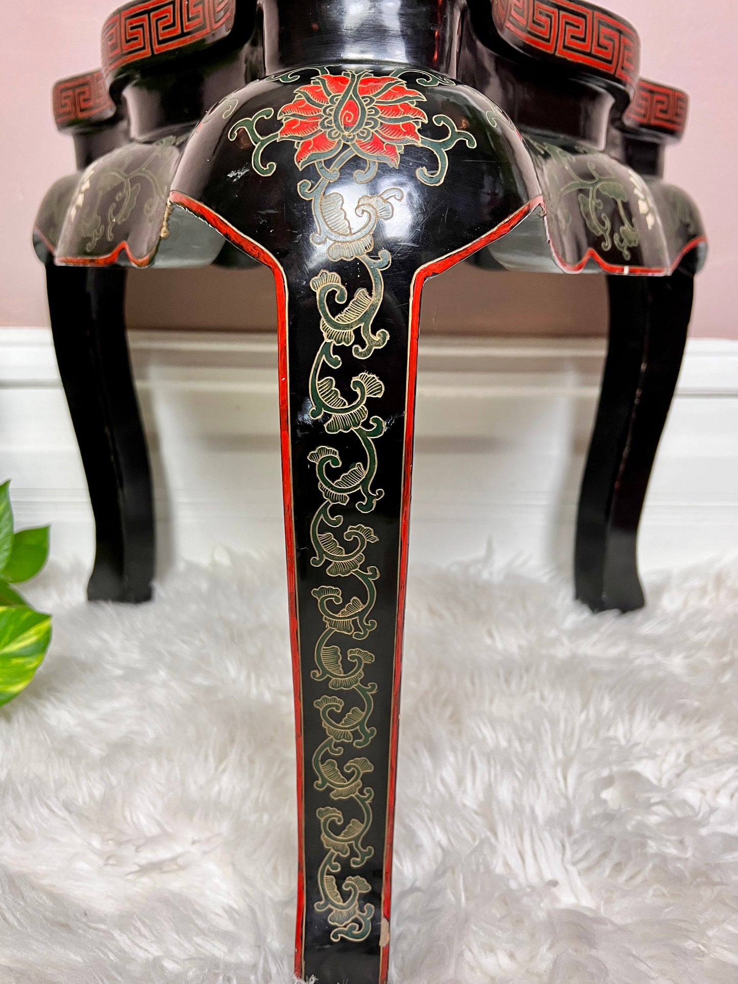 The Water Lily Table