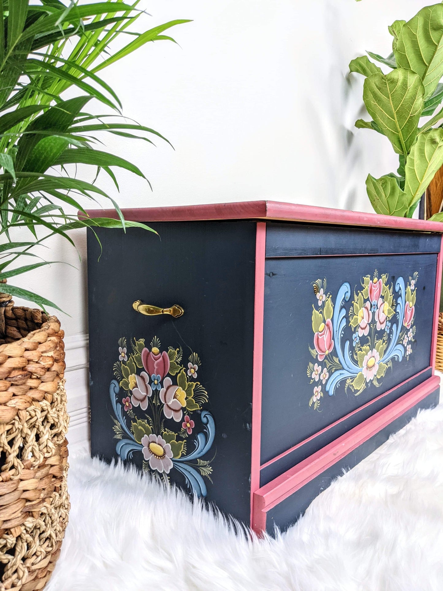 The Pennsylvania Pine Chest