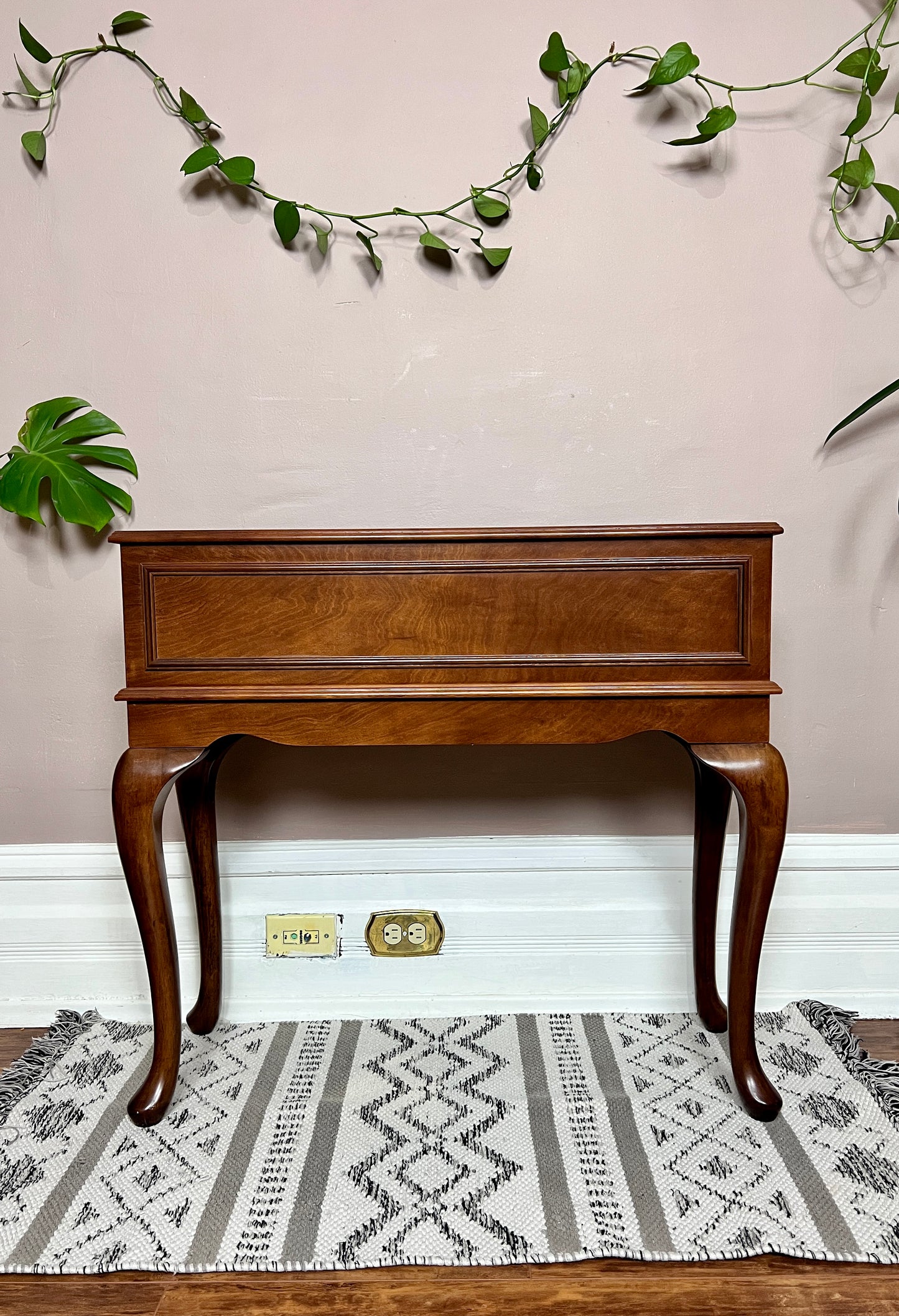 The Mahogany Planter