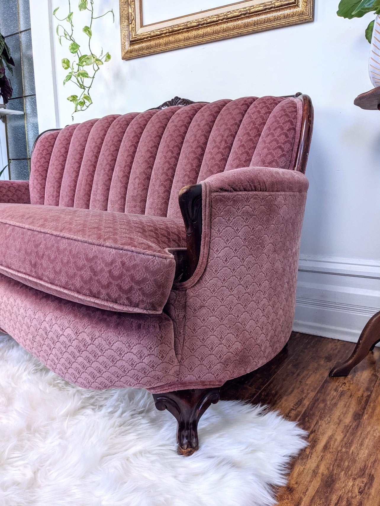 The Viola Loveseat