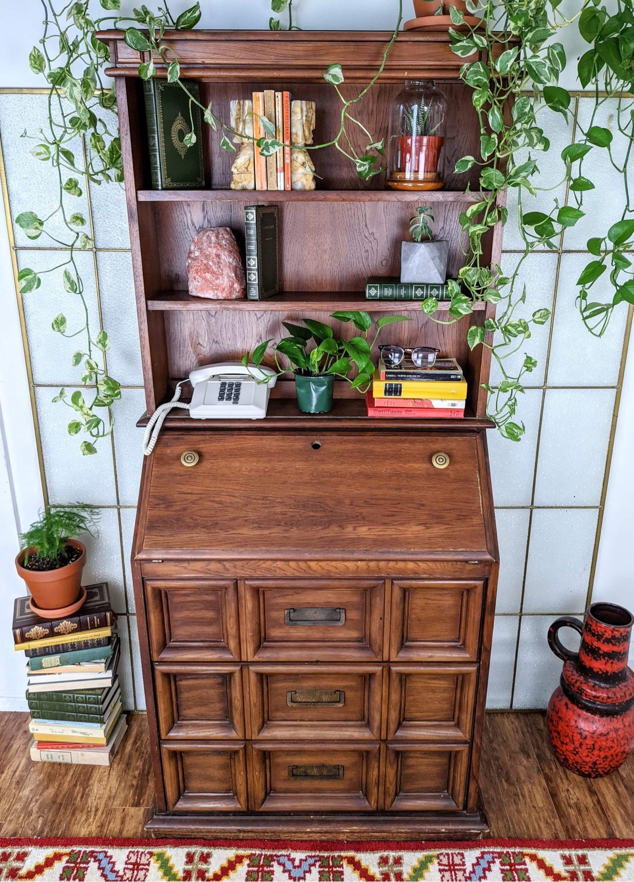 The Sommerfeld Secretariat