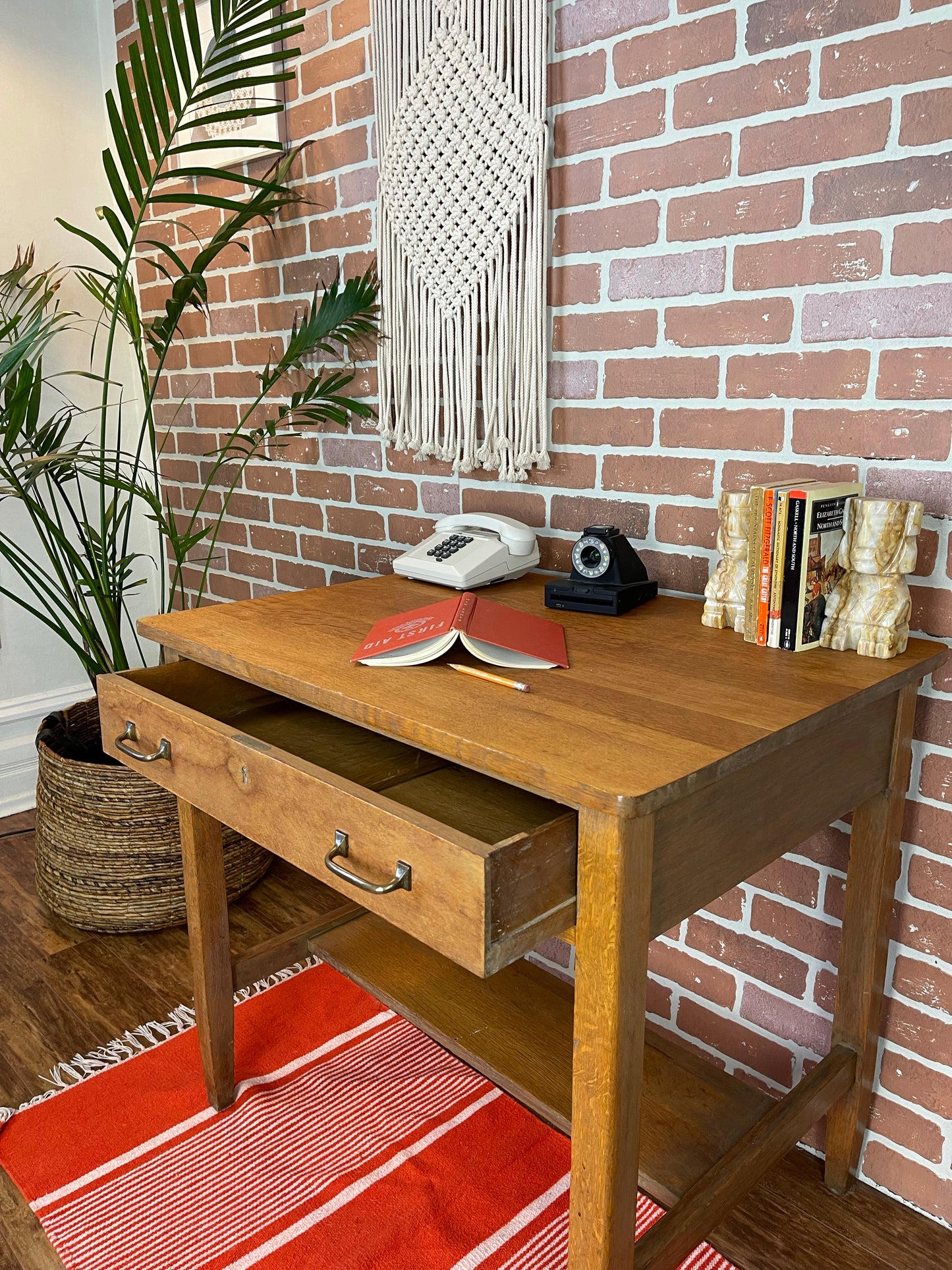 The Octavio Desk