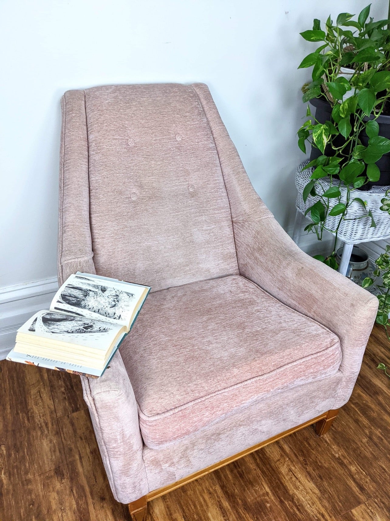 The Simon Salmon Chair