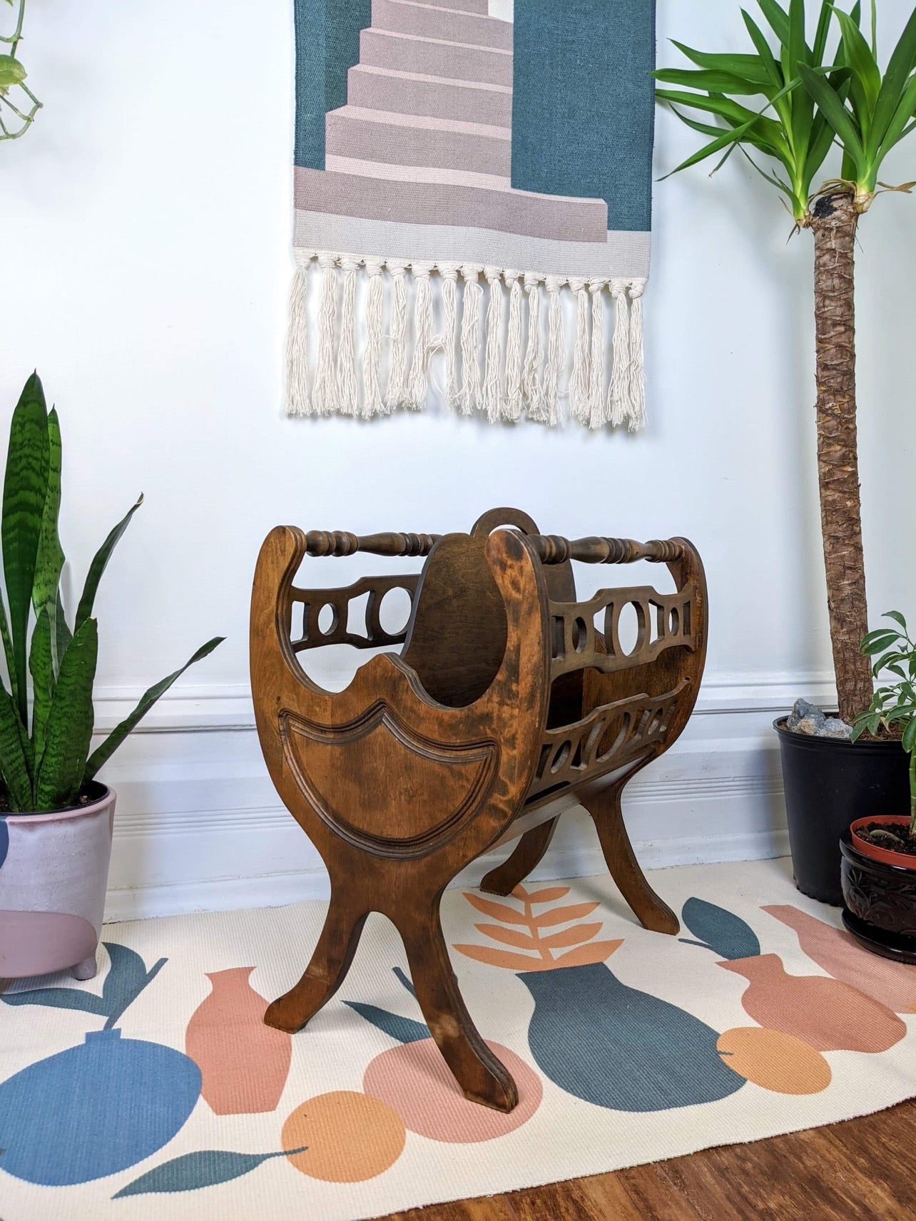 The Osvaldo Magazine/Book Organizer