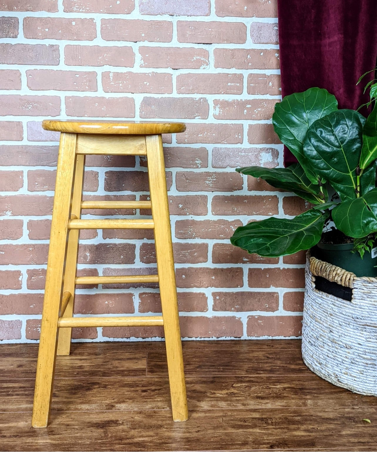 The Pine Stool