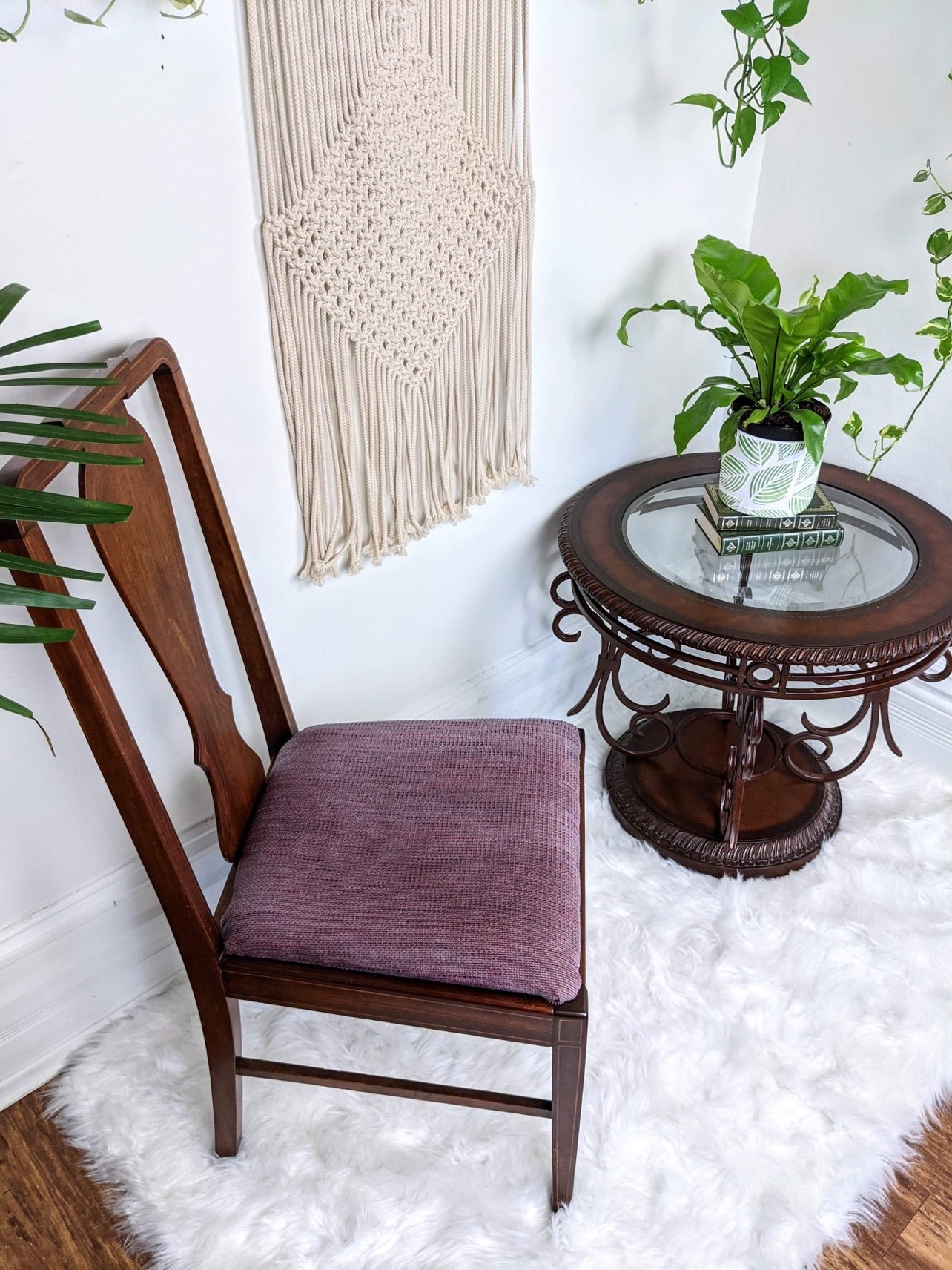 The Amethyst Chairs Without Arms