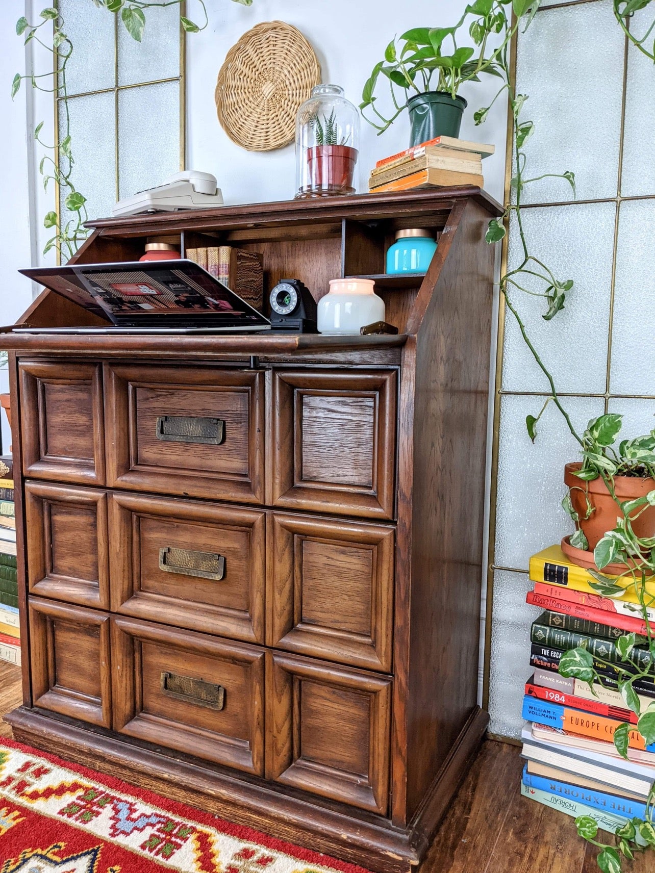 The Sommerfeld Secretariat