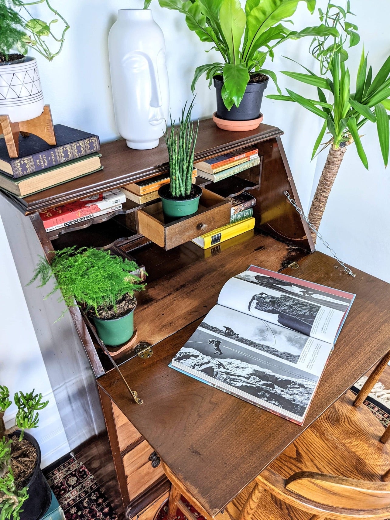The Hammerstein Secretariat Desk