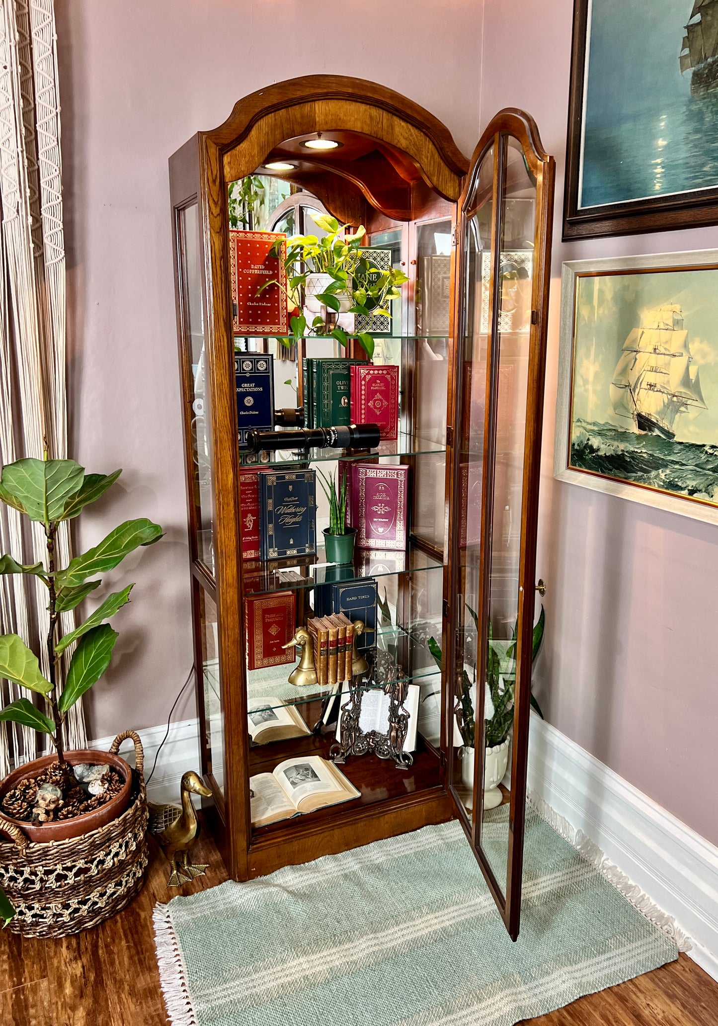 The Orwell Display Cabinet