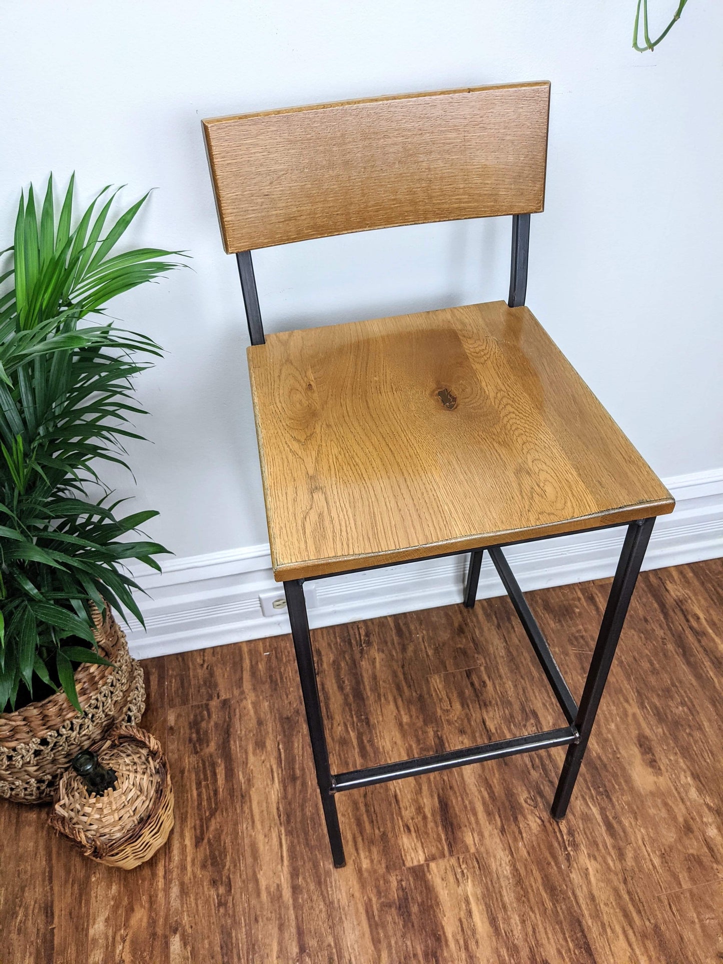 The Plymouth Stool