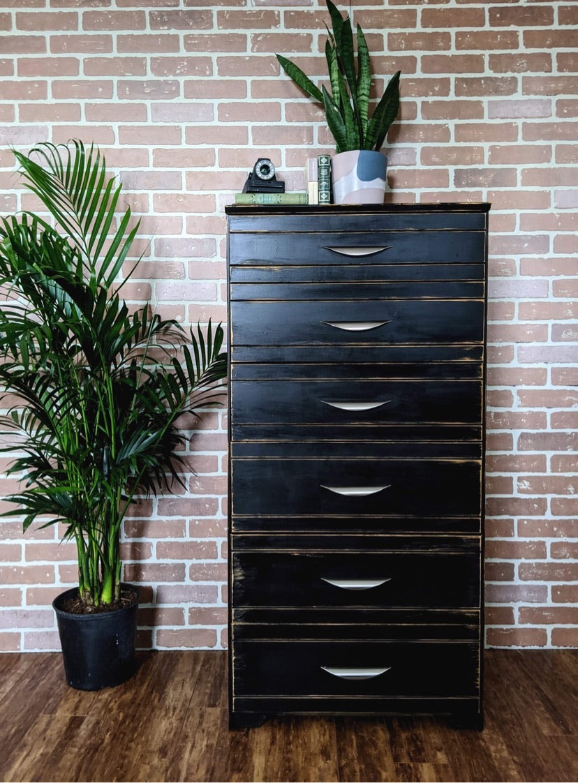 The Newport Dresser