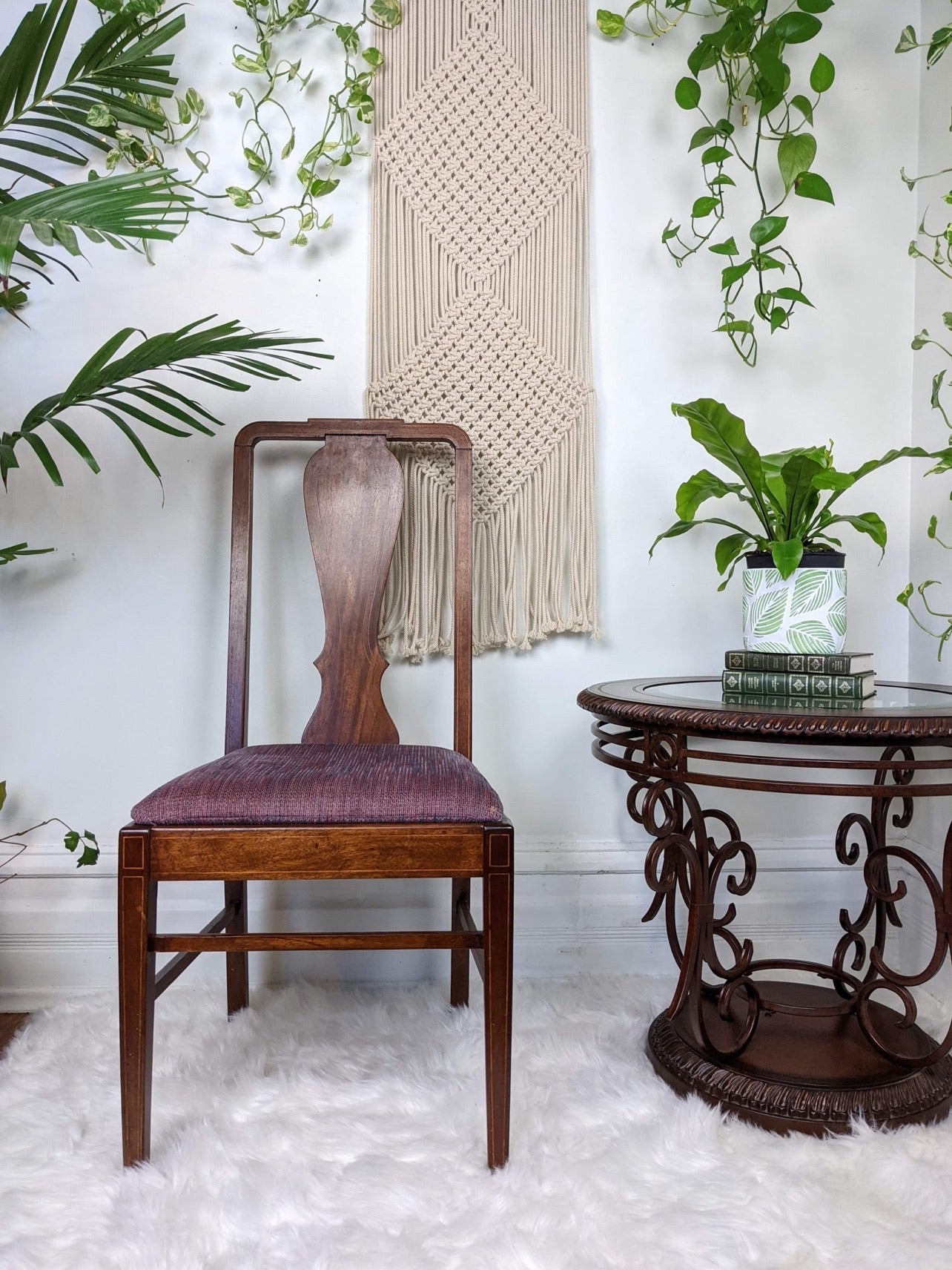 The Amethyst Chairs Without Arms