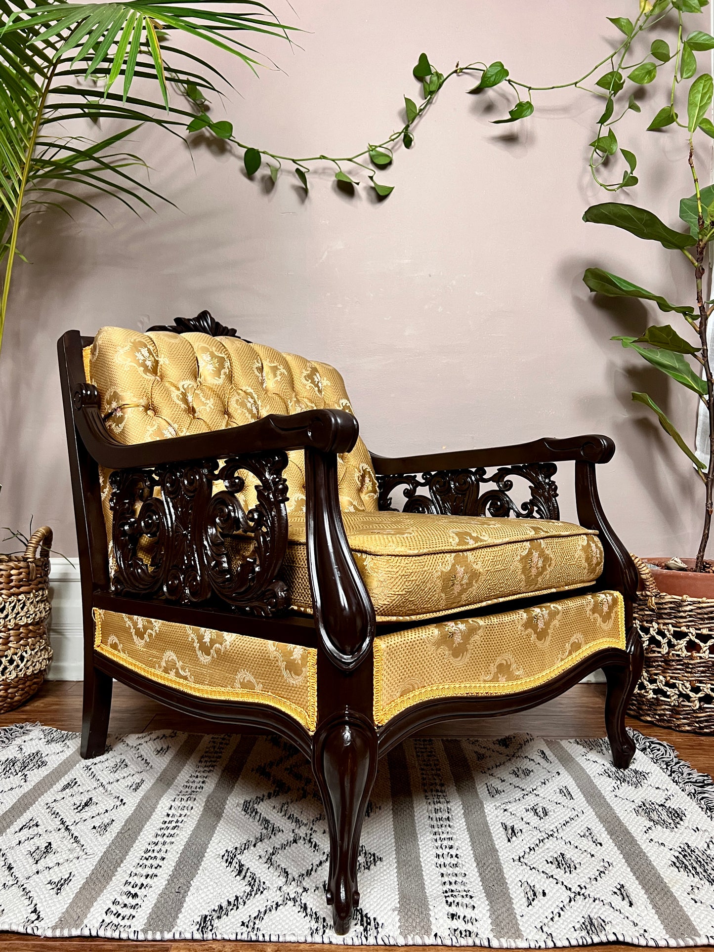 The Champagne Supernova Armchair