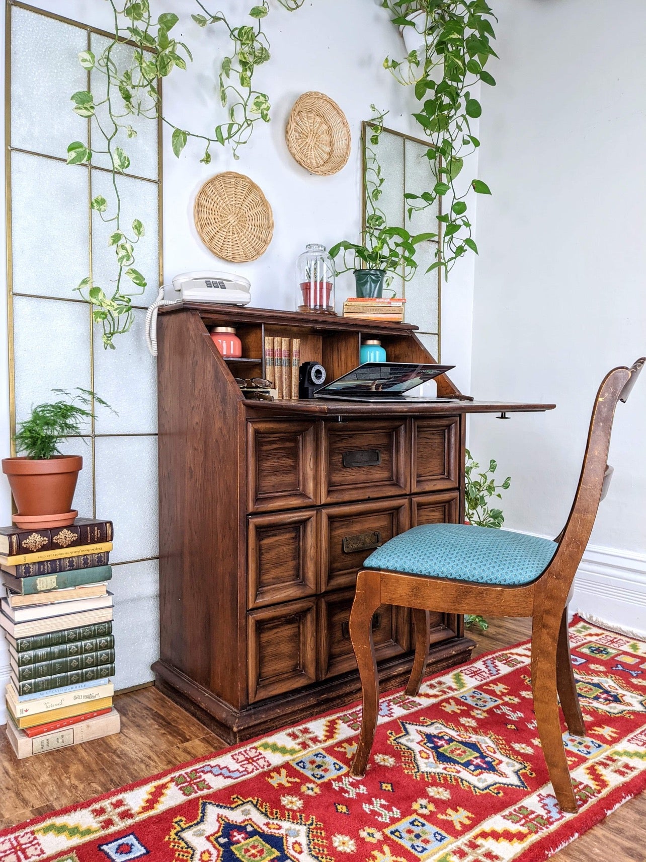 The Sommerfeld Secretariat