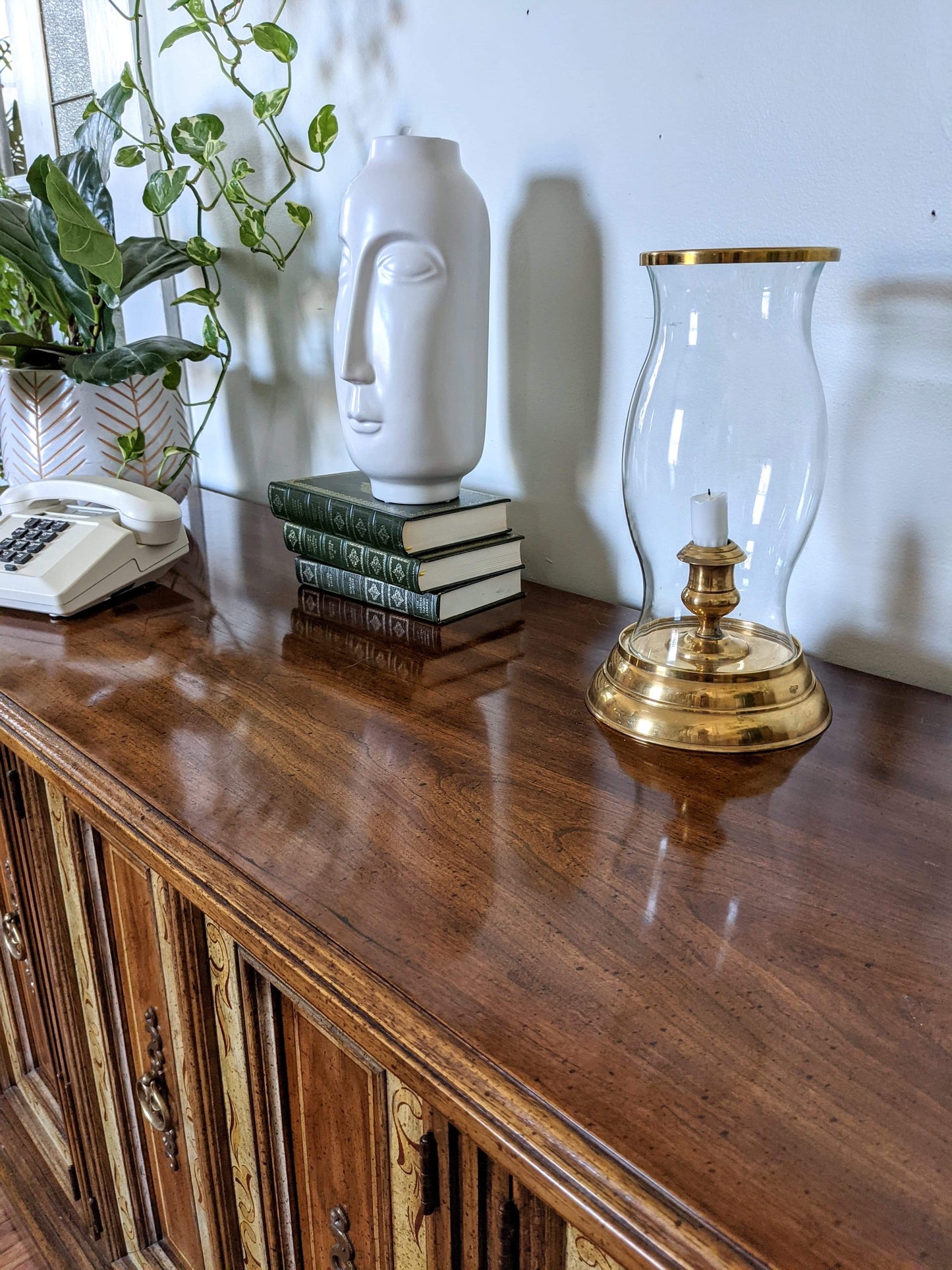 The Esperanza Credenza