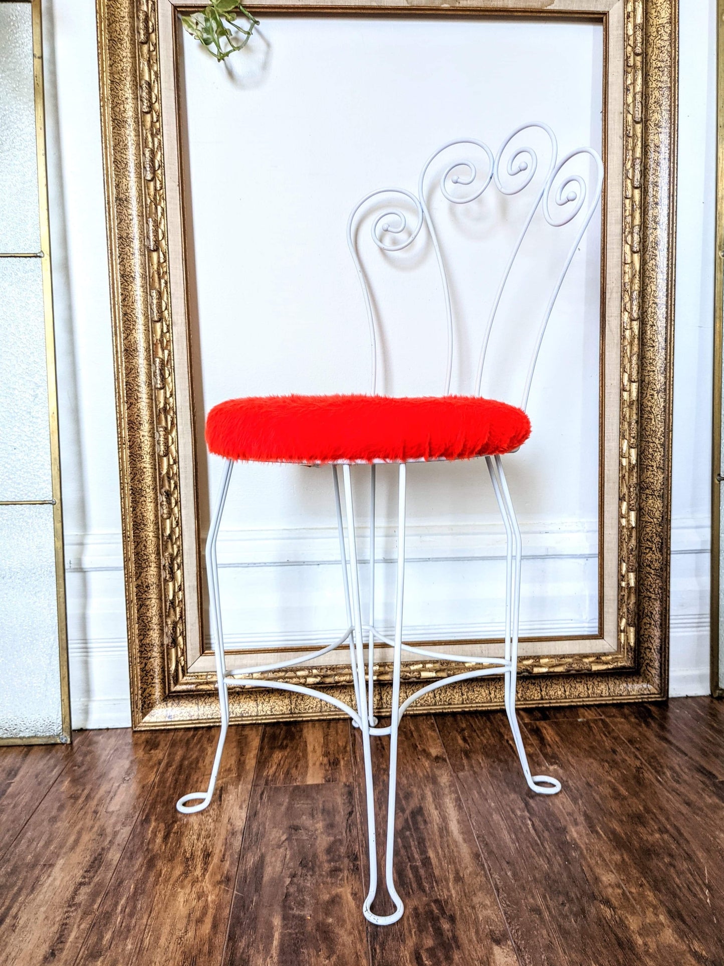 The Bella Donna Chair