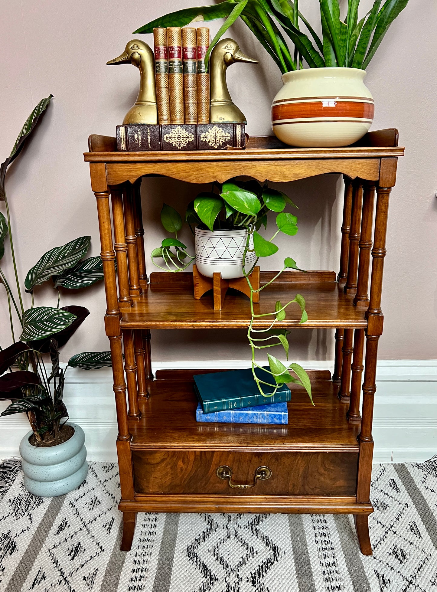 The Colombo Shelf