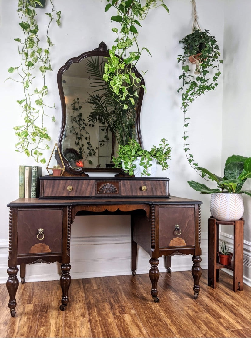 The Gwendolyn Vanity