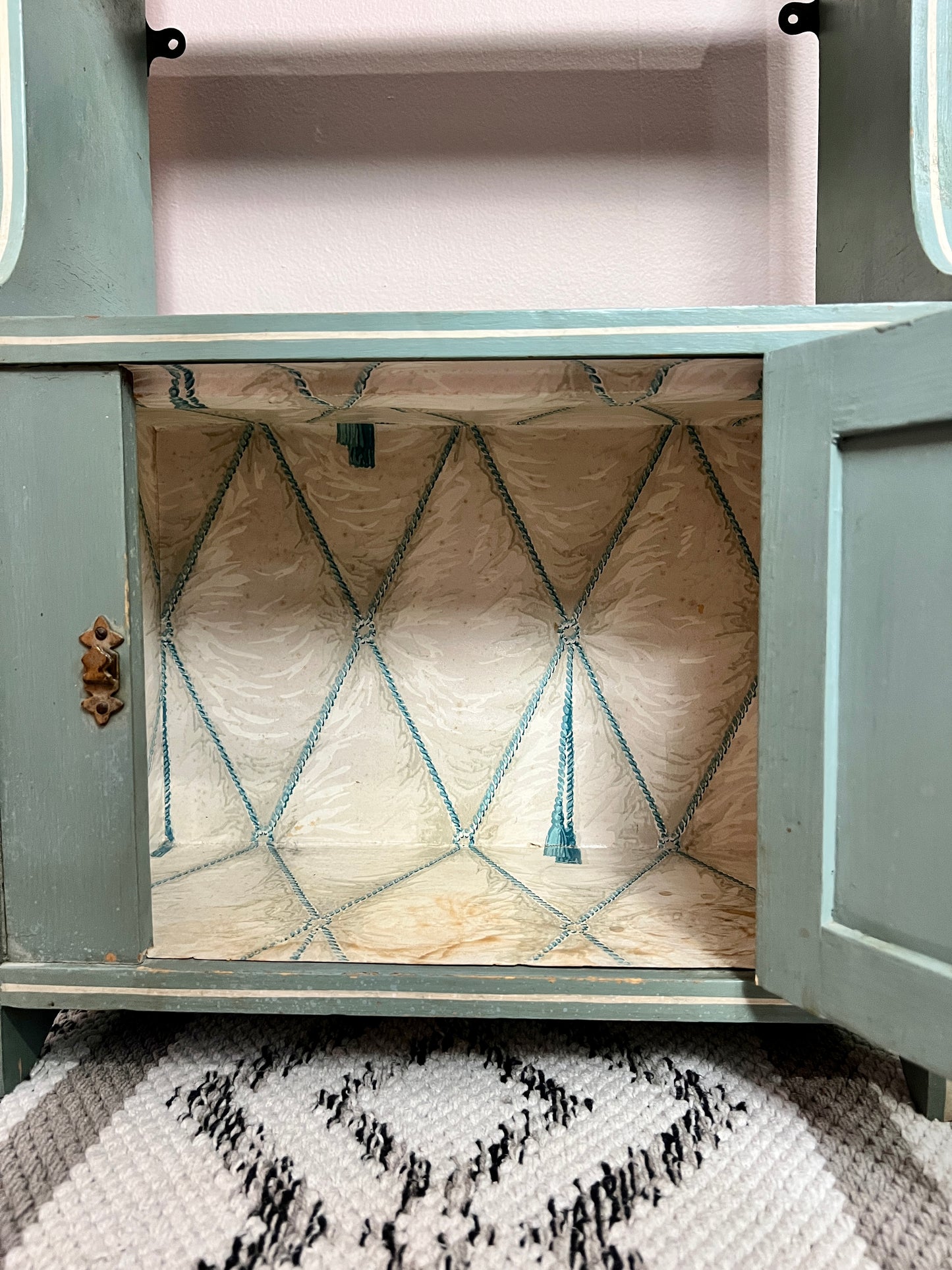 The Sea Moss Cabinet