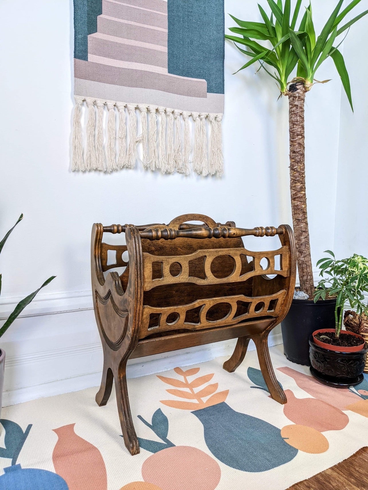 The Osvaldo Magazine/Book Organizer