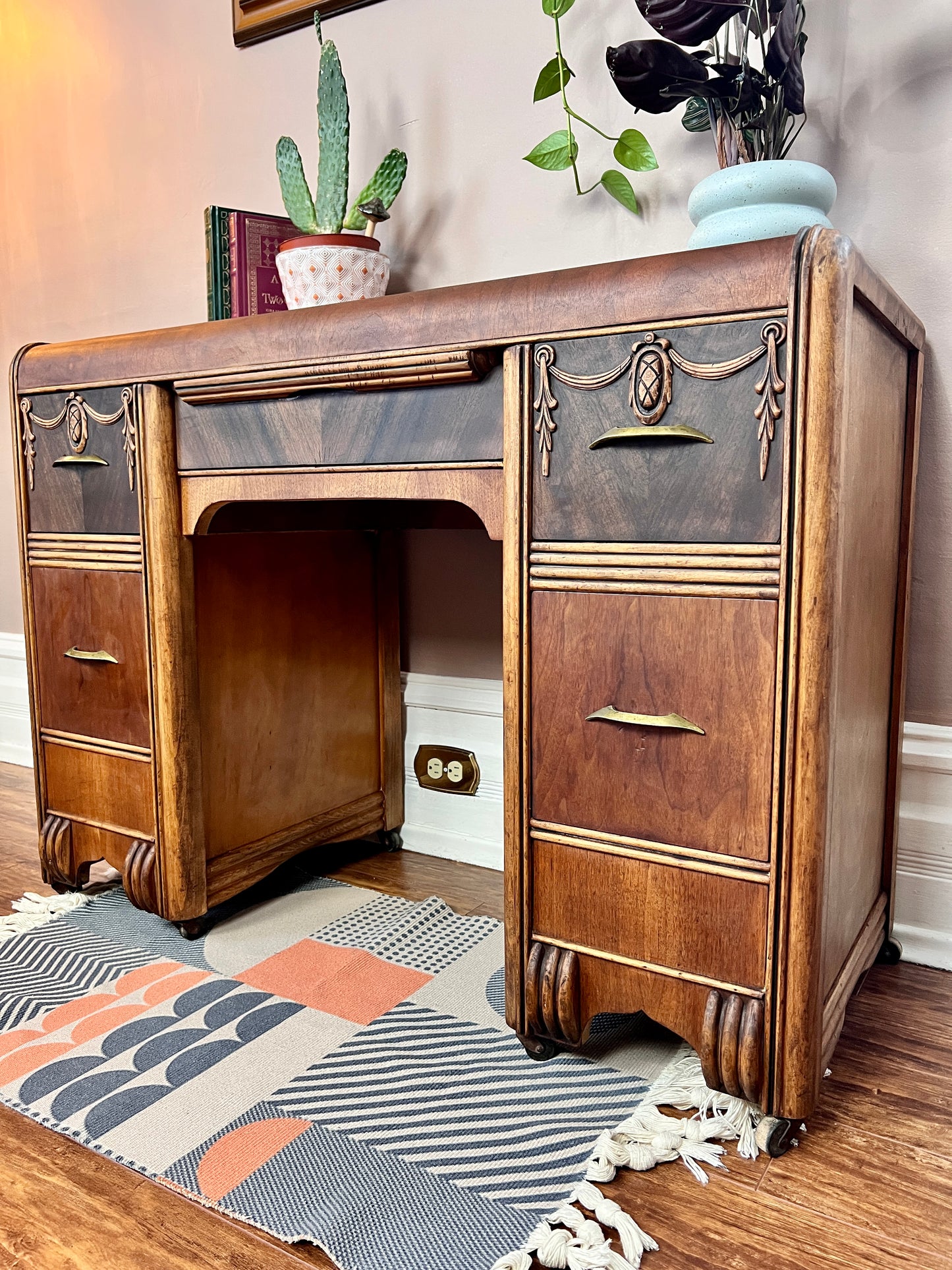 The Fancy Pineapple Desk